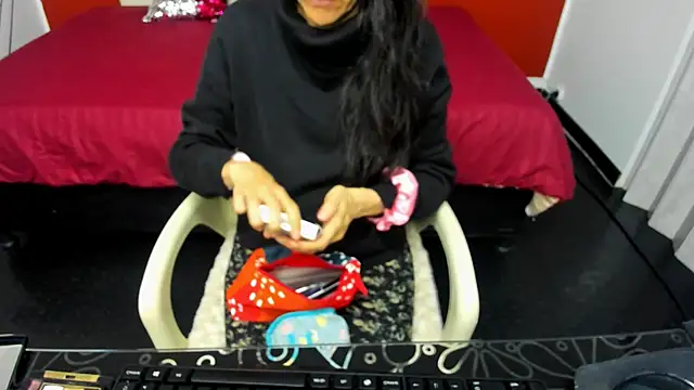 Abrillee1 online show from January 20, 2025, 7:46 pm