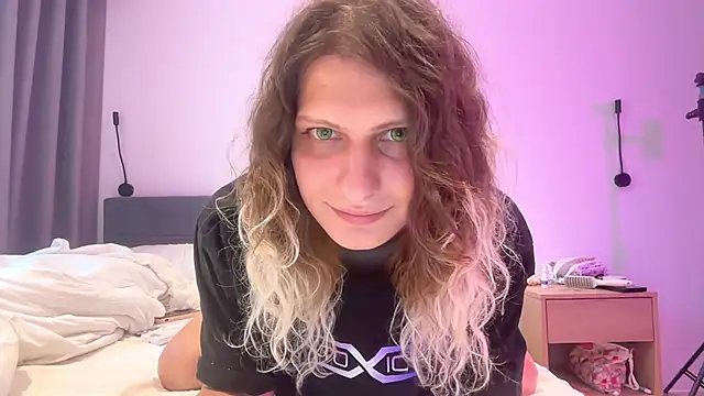 Snapshot of Alice_Pinkhead chatting on October 16, 2025, 8:26 am Alice Pinkhead online show from October 16, 2025, 8:26 am