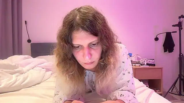 Snapshot of Alice_Pinkhead chatting on October 27, 2025, 11:58 am Alice Pinkhead online show from October 27, 2025, 11:58 am