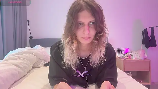 Snapshot of Alice_Pinkhead chatting on November 6, 2025, 7:09 am Alice Pinkhead online show from November 6, 2025, 7:09 am