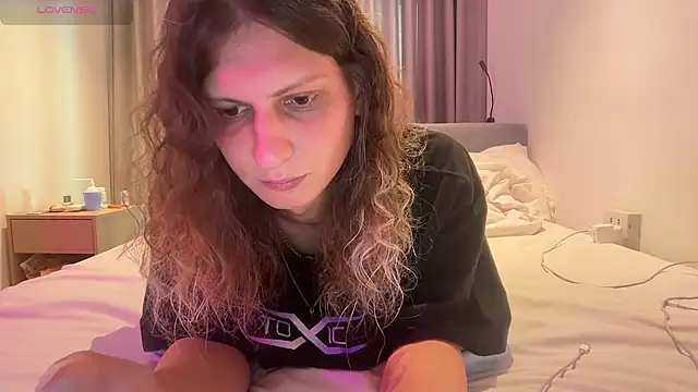 Snapshot of Alice_Pinkhead chatting on April 21, 2026, 7:58 am Alice Pinkhead online show from April 21, 2026, 7:58 am
