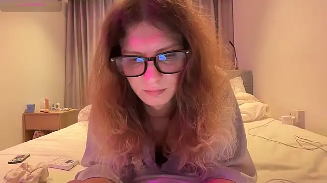 Snapshot of Alice_Pinkhead chatting on May 26, 2026, 9:38 am Alice Pinkhead online show from May 26, 2026, 9:38 am