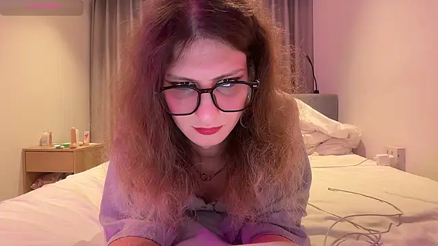 Snapshot of Alice_Pinkhead chatting on June 12, 2026, 10:03 am Alice Pinkhead online show from June 12, 2026, 10:03 am