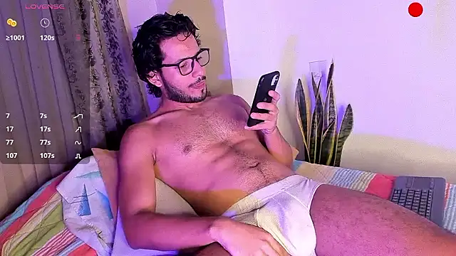 Nicholasrodrii online show from December 8, 2024, 11:29 pm