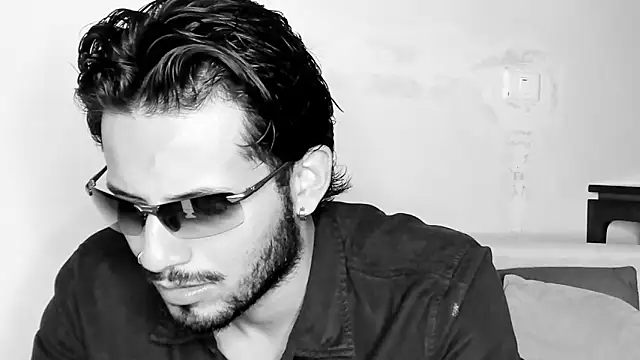 Nicholasrodrii online show from February 19, 2025, 10:53 pm