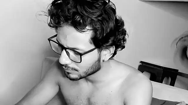 Nicholasrodrii online show from February 22, 2025, 2:39 am