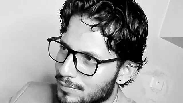 Nicholasrodrii online show from March 1, 2025, 10:10 pm