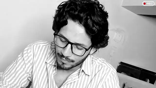 Nicholasrodrii online show from March 9, 2025, 9:36 pm