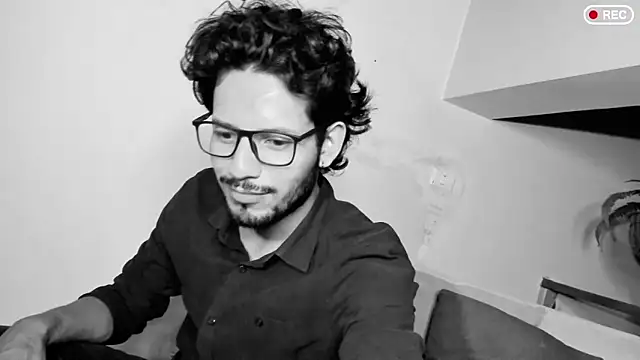 Nicholasrodrii online show from March 17, 2025, 11:00 pm