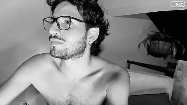 Nicholasrodrii online show from March 21, 2025, 5:00 am