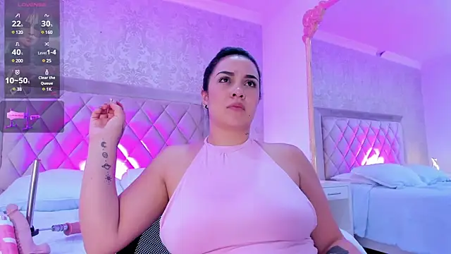 brianaGuzman online show from January 28, 2025, 5:03 pm