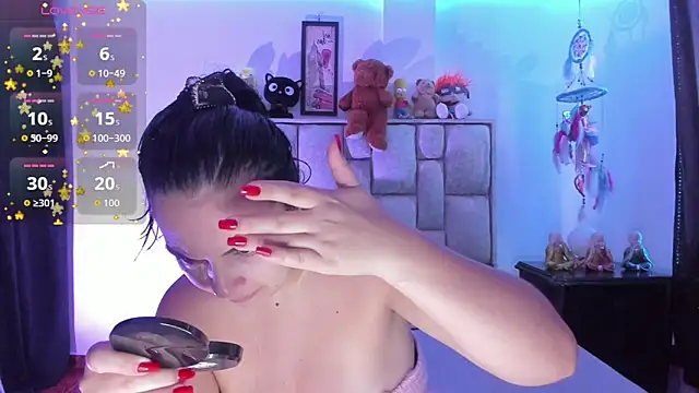 brianaGuzman online show from December 18, 2025, 6:14 pm