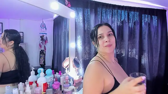 brianaGuzman online show from March 19, 2026, 6:56 pm