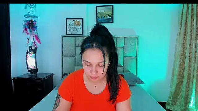 Snapshot of brianaGuzman chatting on May 19, 2026, 6:36 pm brianaGuzman online show from May 19, 2026, 6:36 pm