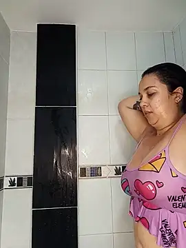 Snapshot of brianaGuzman chatting on May 25, 2026, 8:04 pm brianaGuzman online show from May 25, 2026, 8:04 pm