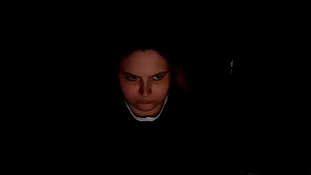 Snapshot of WhisperInTheDarkk chatting on June 4, 2026, 5:08 pm WhisperInTheDarkk online show from June 4, 2026, 5:08 pm