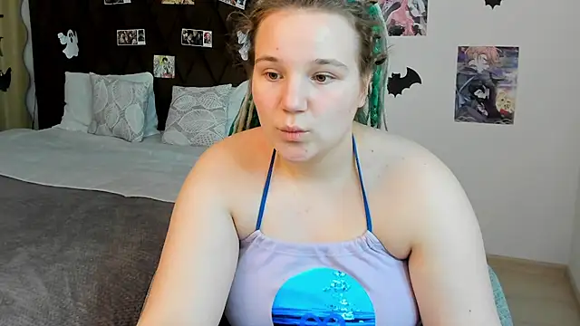 Snapshot of GloriaHylivi chatting on December 22, 2024, 7:44 am GloriaHylivi online show from December 22, 2024, 7:44 am
