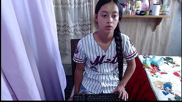 Lunawillis online show from November 25, 2025, 5:57 pm