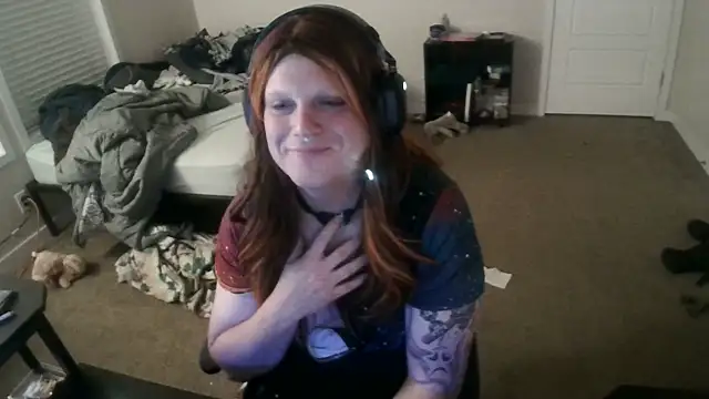 EmberLee online show from February 18, 2025, 5:31 am