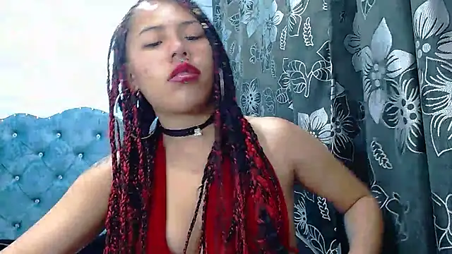 lily jamesx online show from February 11, 2025, 6:44 pm