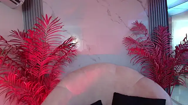 EvaHalsey online show from December 3, 2025, 8:29 pm