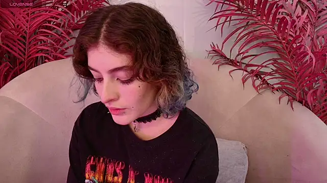 EvaHalsey online show from January 14, 2026, 8:36 pm