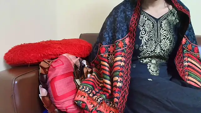 Srabontii online show from December 3, 2025, 6:54 am