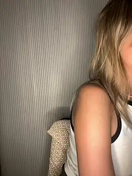 Milla  one online show from September 19, 2025, 7:14 pm