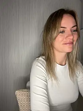 Milla  one online show from October 13, 2025, 4:45 am