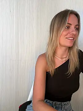 Snapshot of Milla__one chatting on June 15, 2026, 1:02 pm Milla one online show from June 15, 2026, 1:02 pm