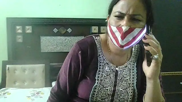 couplesuni online show from February 12, 2025, 11:07 am