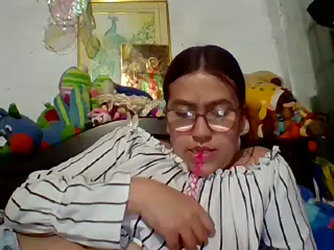 dafne19  online show from December 17, 2024, 3:17 am