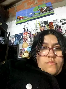 dafne19  online show from November 19, 2025, 4:23 am