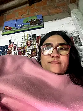 dafne19  online show from November 23, 2025, 5:07 am