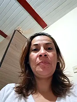 Snapshot of Zaralu_ chatting on November 4, 2025, 12:04 pm Zaralu online show from November 4, 2025, 12:04 pm