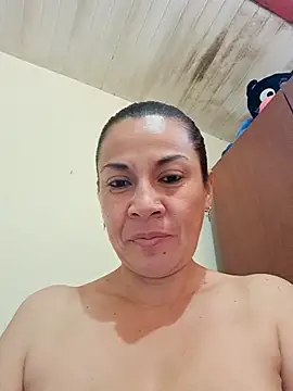 Snapshot of Zaralu_ chatting on November 8, 2025, 12:49 pm Zaralu online show from November 8, 2025, 12:49 pm