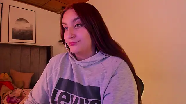 Snapshot of Alaia_Cute chatting on December 4, 2024, 4:10 am Alaia Cute online show from December 4, 2024, 4:10 am