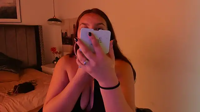 Snapshot of Alaia_Cute chatting on December 12, 2024, 1:10 am Alaia Cute online show from December 12, 2024, 1:10 am