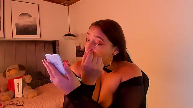 Snapshot of Alaia_Cute chatting on December 31, 2024, 3:01 am Alaia Cute online show from December 31, 2024, 3:01 am