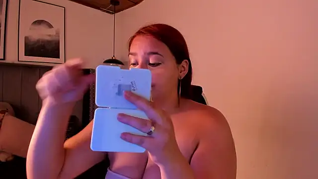 Snapshot of Alaia_Cute chatting on January 11, 2025, 2:41 am Alaia Cute online show from January 11, 2025, 2:41 am