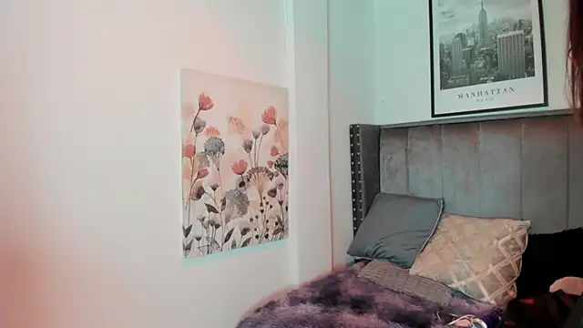 Alaia Cute online show from October 15, 2025, 4:01 am