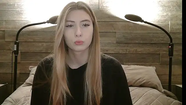 ErikaShyy online show from November 25, 2025, 11:10 am