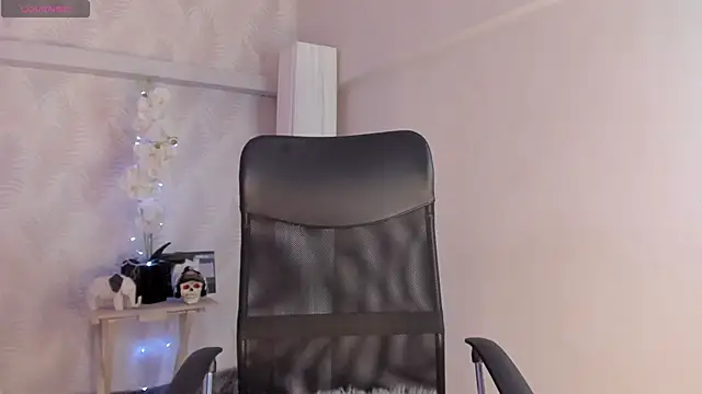 CyntiaAdams online show from January 13, 2025, 8:37 pm