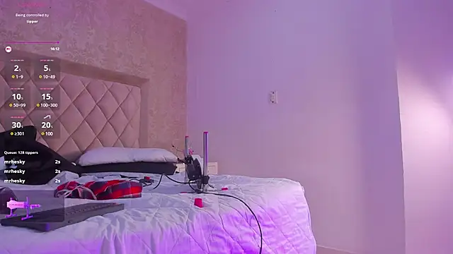 Snapshot of LiaFlowers chatting on January 14, 2025, 1:26 am LiaFlowers online show from January 14, 2025, 1:26 am