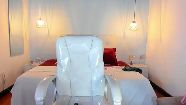 Emma23   online show from December 7, 2024, 3:04 am