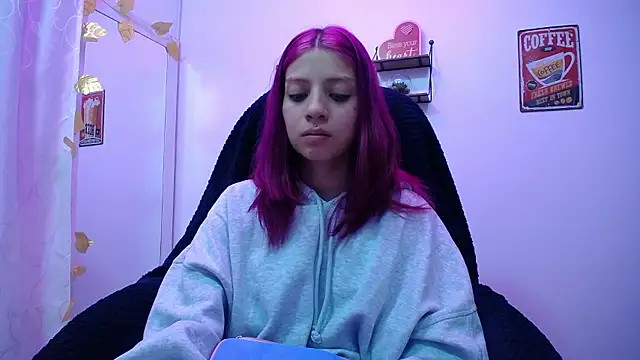Snapshot of HORNET_ chatting on December 4, 2024, 8:12 am HORNET online show from December 4, 2024, 8:12 am