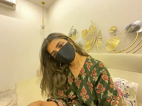 MaYaa  11 online show from April 15, 2026, 1:18 pm