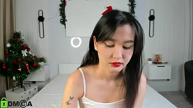 Snapshot of Lola_Peach chatting on January 22, 2025, 5:16 am Lola Peach online show from January 22, 2025, 5:16 am