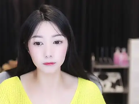 Nuyoah-77 online show from October 9, 2025, 3:21 pm