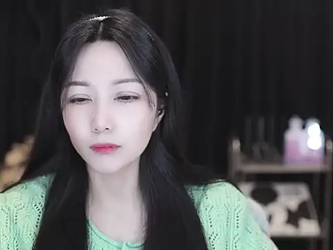 Nuyoah-77 online show from February 26, 2026, 3:22 pm